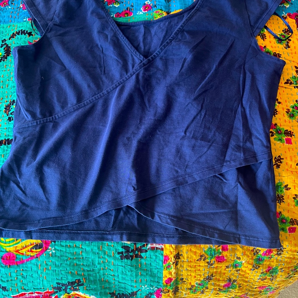 Guess cropped top XL